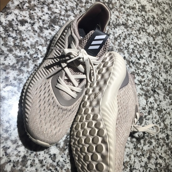 🔥Men’s AlphaBounce Addidas Shoes🔥 - Picture 3 of 5